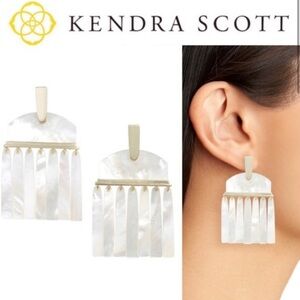 Kendra Scott Layne Earrings Gold / Ivory Mother-Of-Pearl earrings One Size - NWT